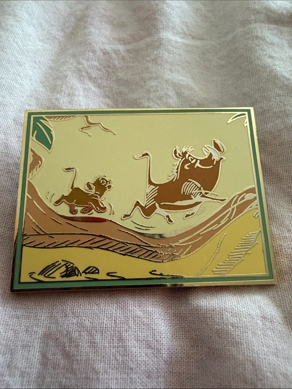 LIMITED EDITION!! Disney Yellow Simba & Pumbaa Metal Wall Art Pin!!